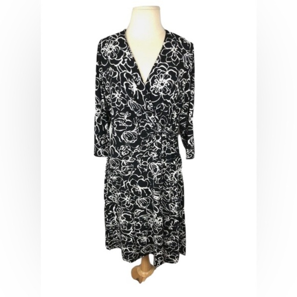 Chico’s Mock Wrap Side Twist Tie Dress Size XL Black White Floral Career Church - Picture 1 of 15